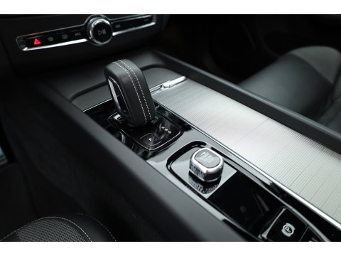 Volvo XC60 2.0 T6 Plug-in hybrid AWD R-Design Long Range | Luchtvering | Heico | Trekhaak | 360 camera | 22 inch | H&K Audio