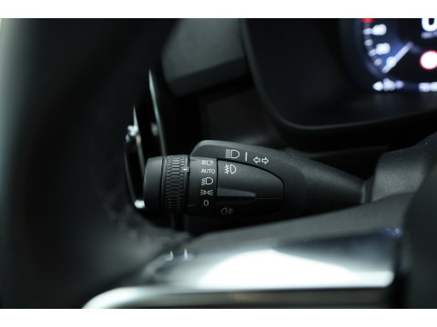 Volvo XC40 1.5 T5 Recharge Plus Bright | Facelift | Leer | Elek. stoelen | H&K Audio | Stoel + stuurverw. |