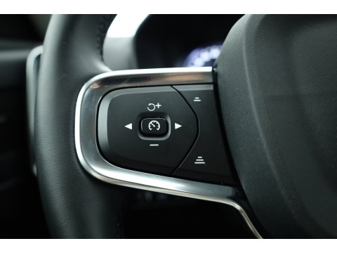 Volvo XC40 1.5 T5 Recharge Plus Bright | Facelift | Leer | Elek. stoelen | H&K Audio | Stoel + stuurverw. |