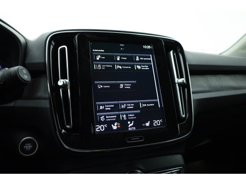 Volvo XC40 1.5 T5 Recharge Plus Bright | Facelift | Leer | Elek. stoelen | H&K Audio | Stoel + stuurverw. |
