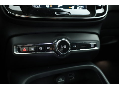Volvo XC40 1.5 T5 Recharge Plus Bright | Facelift | Leer | Elek. stoelen | H&K Audio | Stoel + stuurverw. |