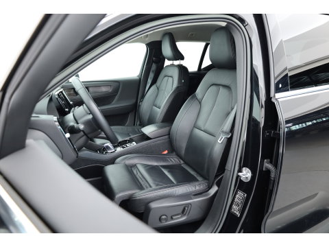 Volvo XC40 1.5 T5 Recharge Plus Bright | Facelift | Leer | Elek. stoelen | H&K Audio | Stoel + stuurverw. |