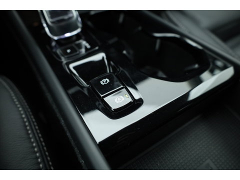 Volvo XC40 1.5 T5 Recharge Plus Bright | Facelift | Leer | Elek. stoelen | H&K Audio | Stoel + stuurverw. |