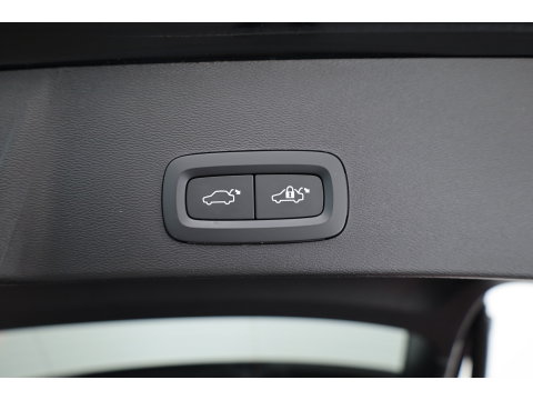 Volvo XC40 1.5 T5 Recharge Plus Bright | Facelift | Leer | Elek. stoelen | H&K Audio | Stoel + stuurverw. |