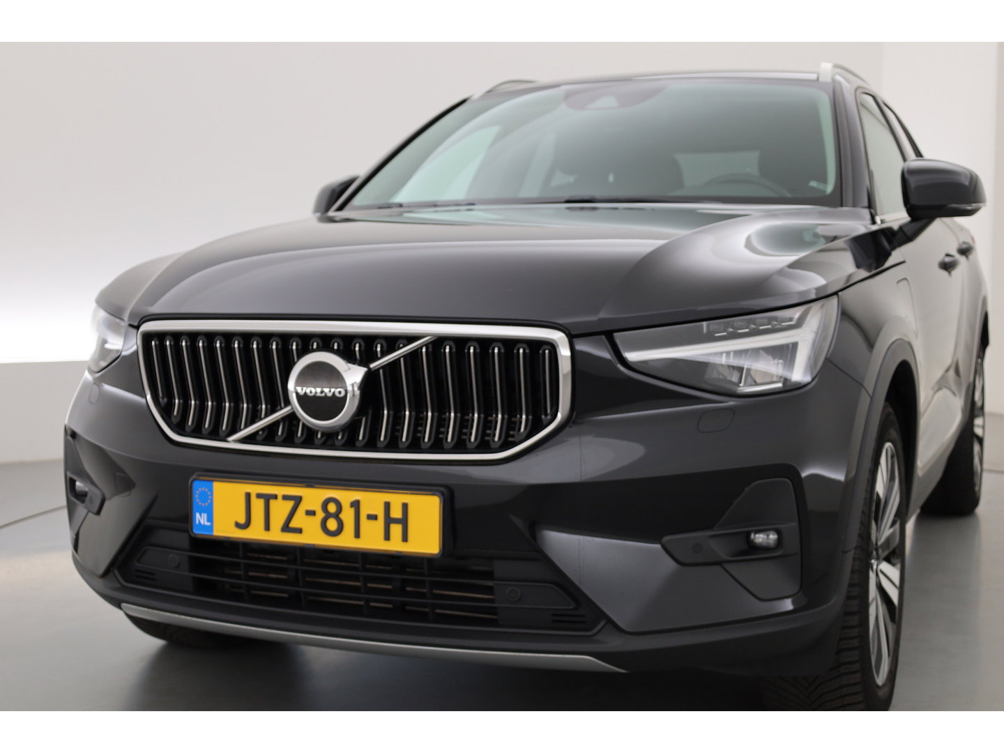 Volvo XC40 1.5 T5 Recharge Plus Bright | Facelift | Leer | Elek. stoelen | H&K Audio | Stoel + stuurverw. |