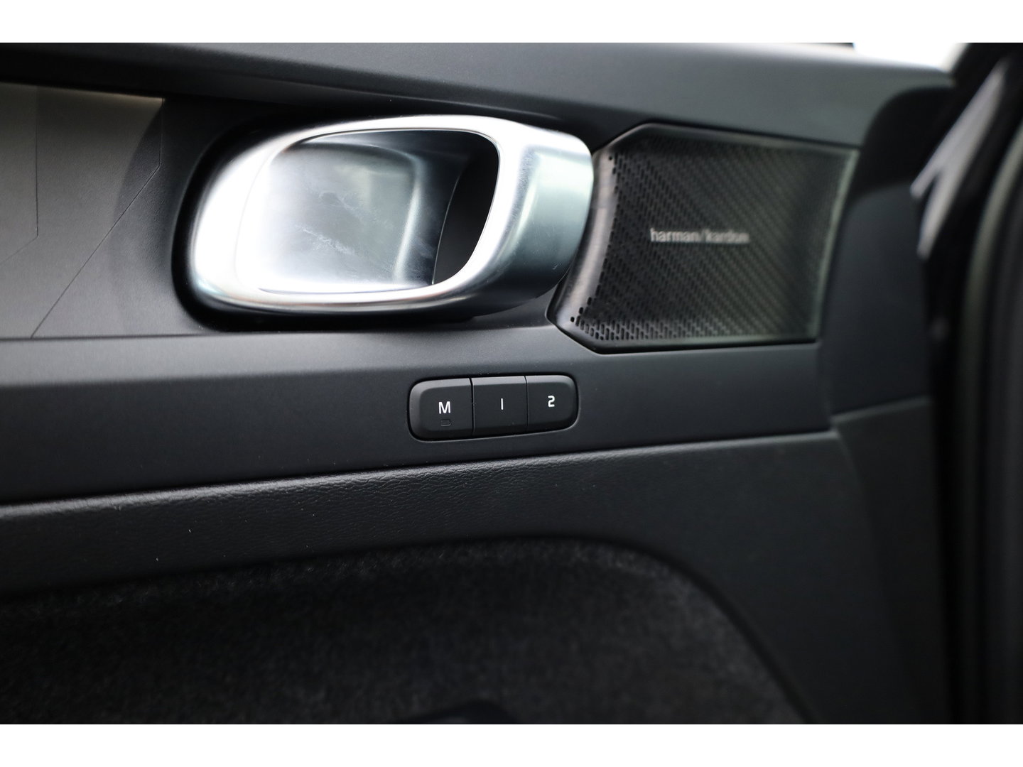 Volvo XC40 1.5 T5 Recharge Plus Bright | Facelift | Leer | Elek. stoelen | H&K Audio | Stoel + stuurverw. |