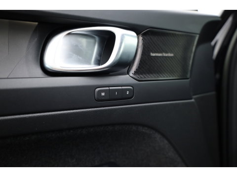 Volvo XC40 1.5 T5 Recharge Plus Bright | Facelift | Leer | Elek. stoelen | H&K Audio | Stoel + stuurverw. |
