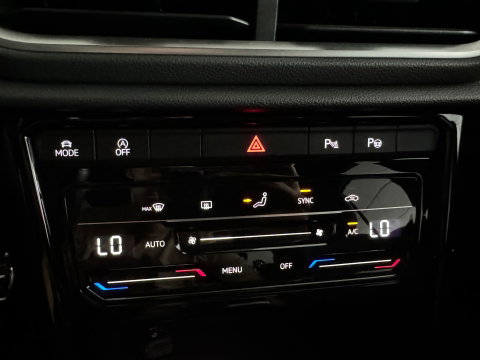 Volkswagen T-Roc 1.5 TSI Life Keyless|Front Assist|Camera|Lane Assist|ACC|Carplay