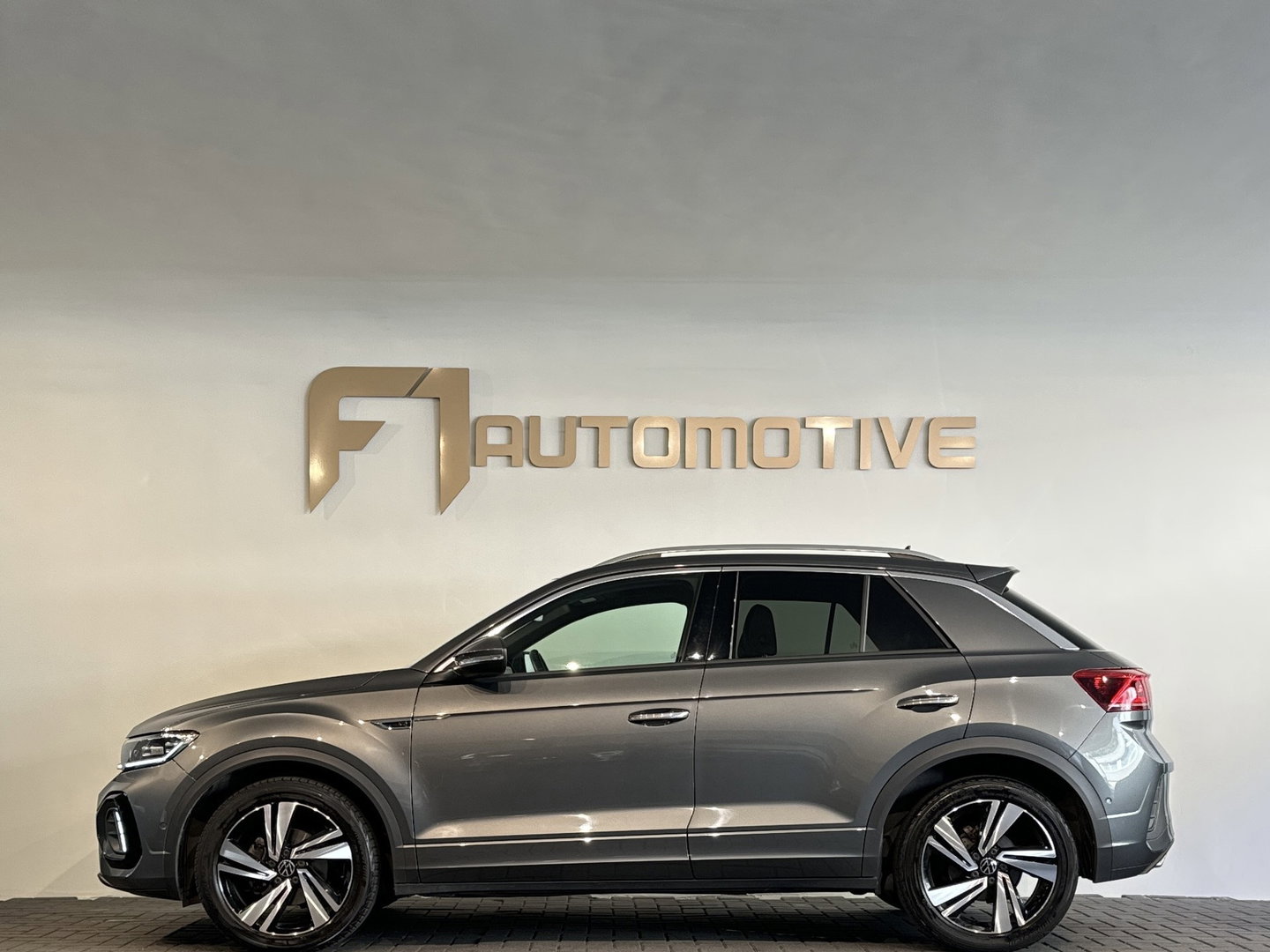 Volkswagen T-Roc 1.5 TSI Life Keyless|Front Assist|Camera|Lane Assist|ACC|Carplay
