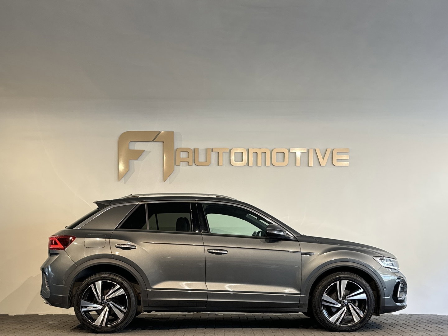 Volkswagen T-Roc 1.5 TSI Life Keyless|Front Assist|Camera|Lane Assist|ACC|Carplay
