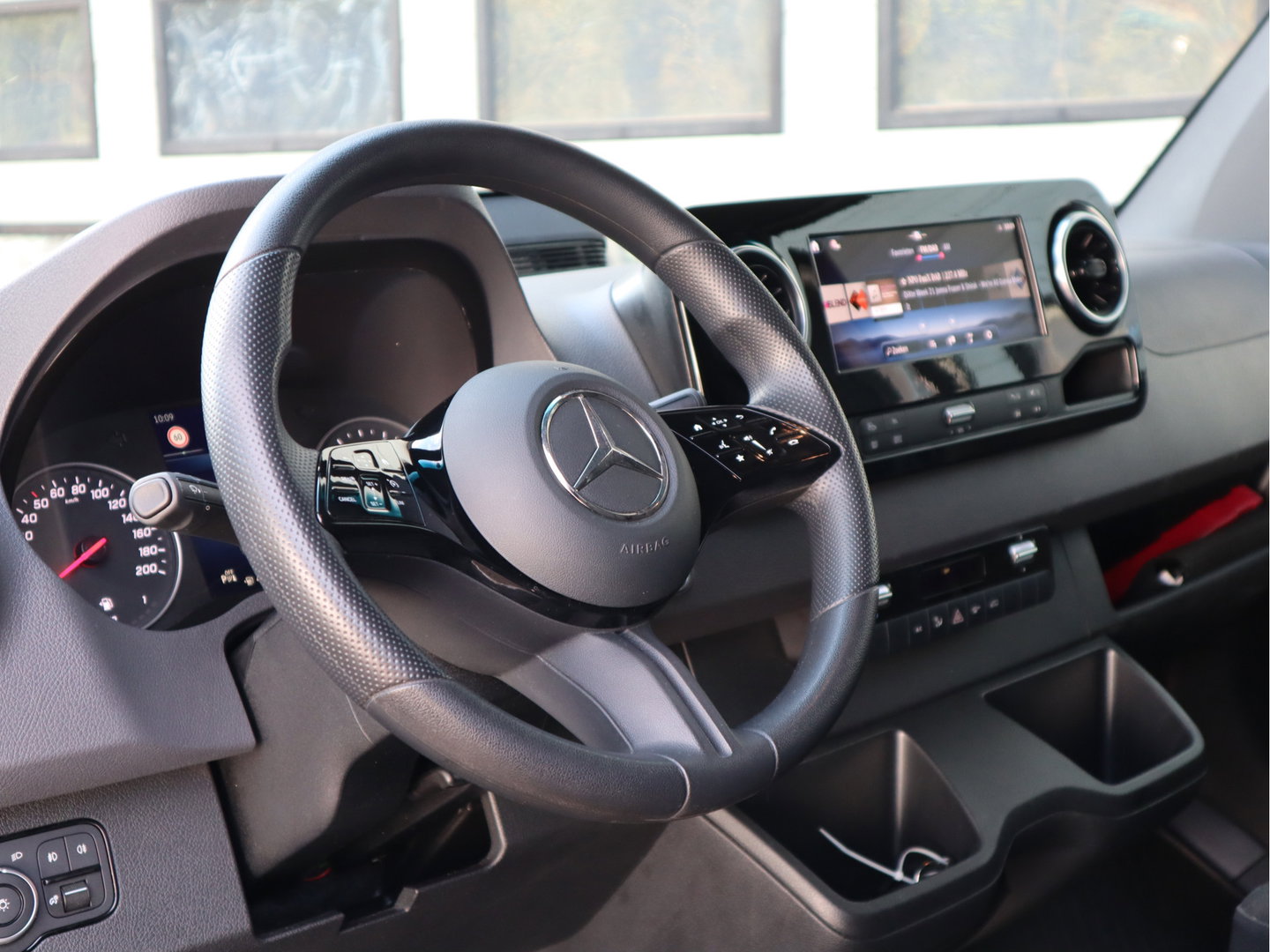 Mercedes-Benz Sprinter 317 CDI Automaat RDW L2H2 - Nieuw Model - LED - Mbux Groot - Camera
