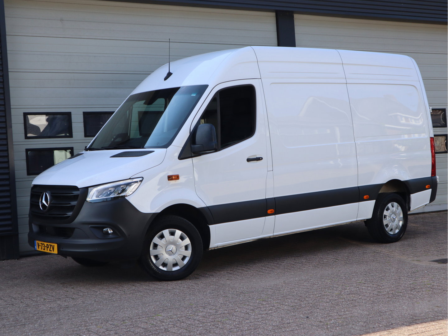 Mercedes-Benz Sprinter 317 CDI Automaat RDW L2H2 - Nieuw Model - LED - Mbux Groot - Camera