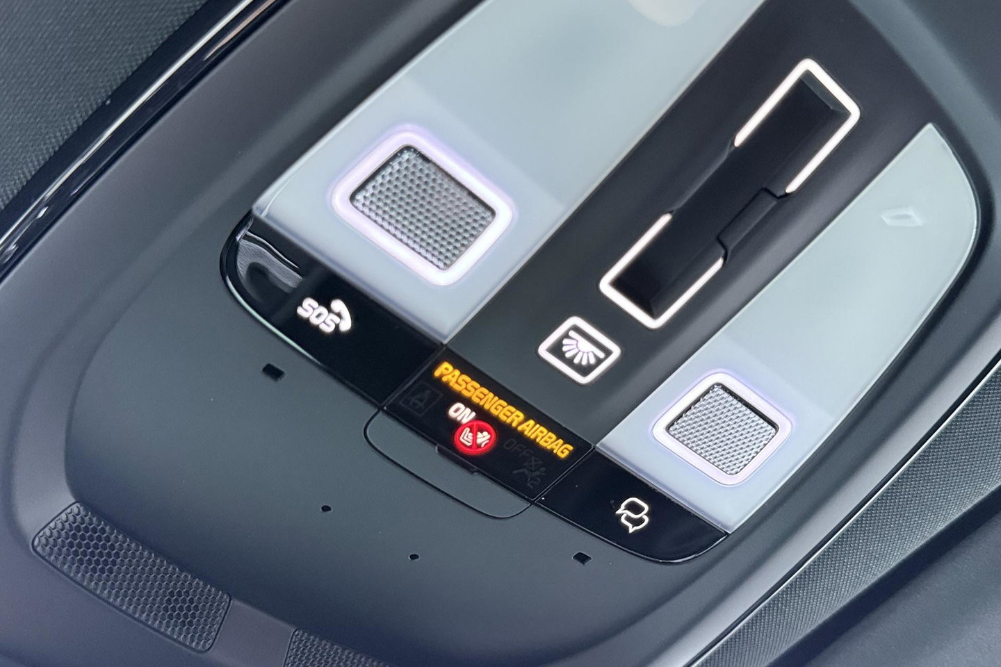 Volvo XC60 T6 Plug-in hybrid Ultra Black Edition | ACC | Luchtvering | Panoramadak | Bowers&Wilkins | Trekhaak | 360° Camera | Massage | Head-Up