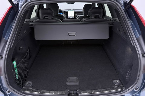 Volvo XC60 T6 Plug-in hybrid Ultra Black Edition | ACC | Luchtvering | Panoramadak | Bowers&Wilkins | Trekhaak | 360° Camera | Massage | Head-Up