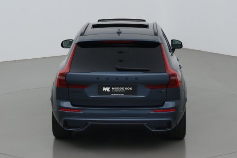 Volvo XC60 T6 Plug-in hybrid Ultra Black Edition | ACC | Luchtvering | Panoramadak | Bowers&Wilkins | Trekhaak | 360° Camera | Massage | Head-Up