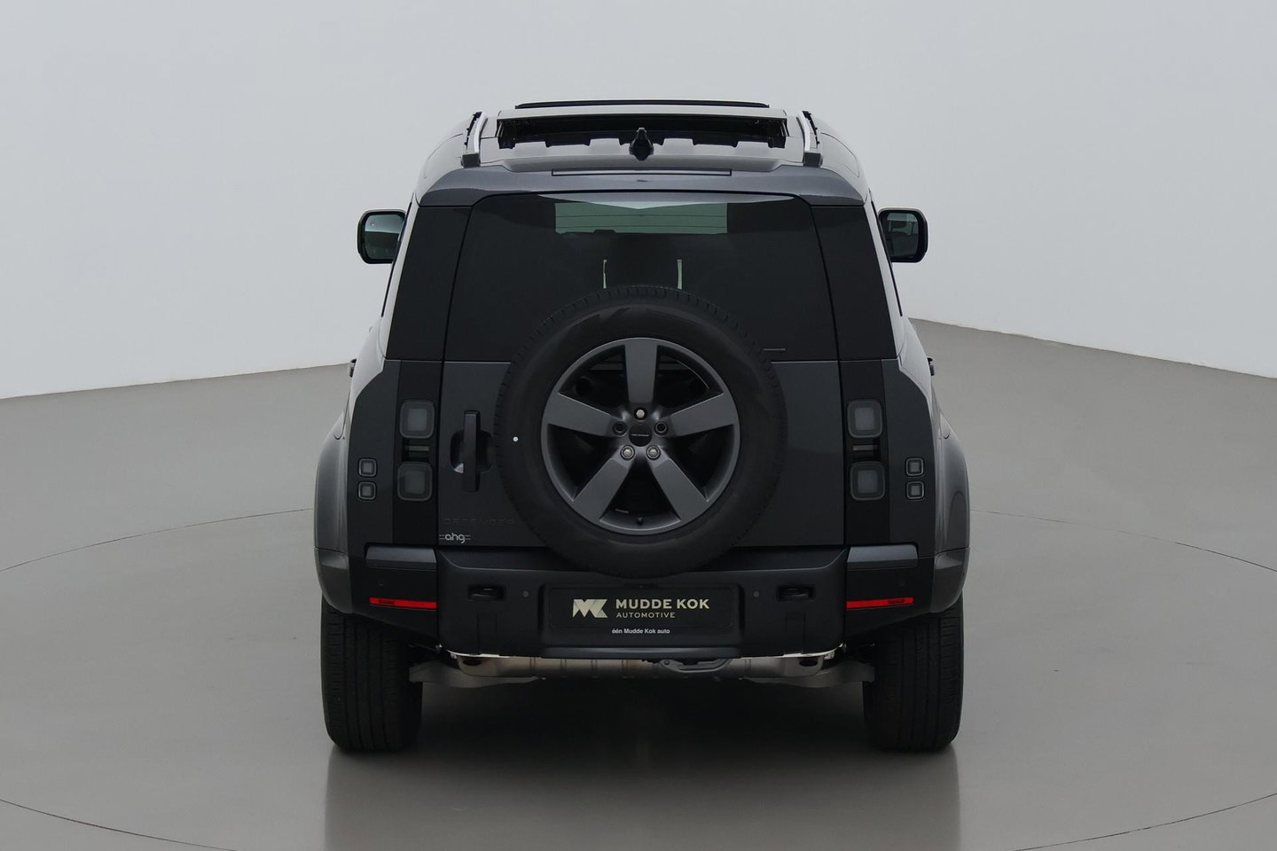 Land Rover Defender 2.0 P300e 110 X-Dynamic HSE | ACC | Trekhaak | Luchtvering | 360° Camera | Head-Up | Meridian Surround | Panoramadak | Stoelventilatie