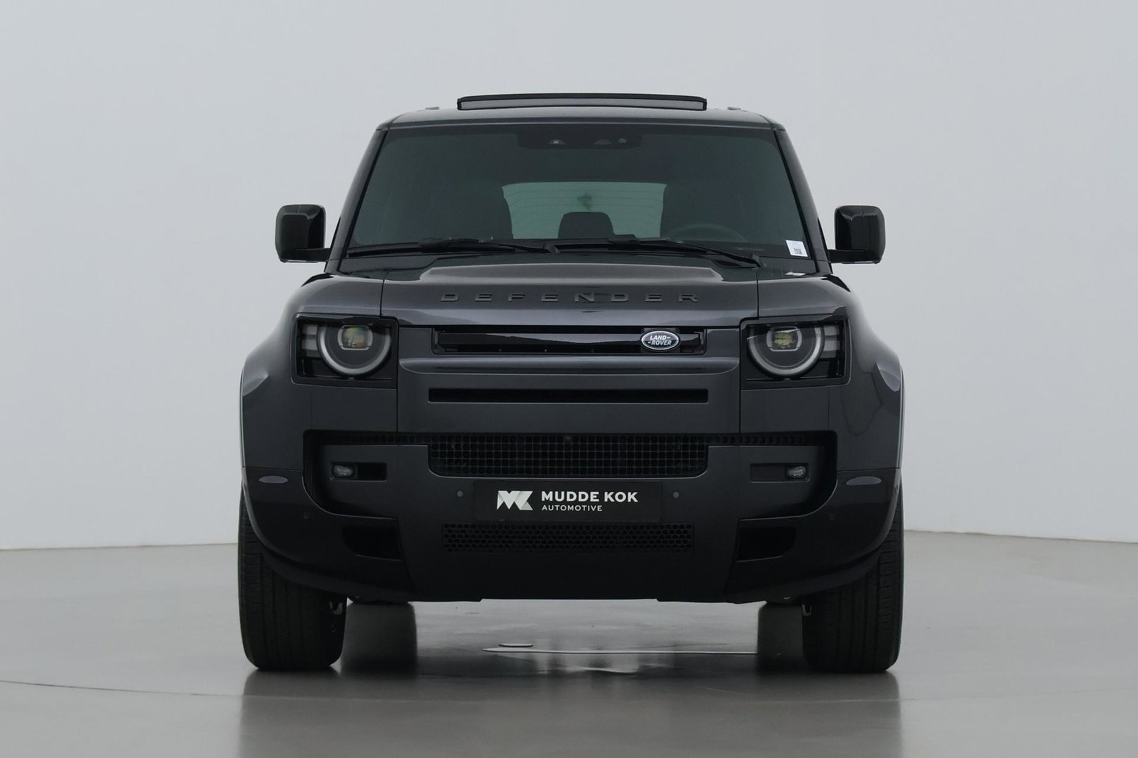 Land Rover Defender 2.0 P300e 110 X-Dynamic HSE | ACC | Trekhaak | Luchtvering | 360° Camera | Head-Up | Meridian Surround | Panoramadak | Stoelventilatie
