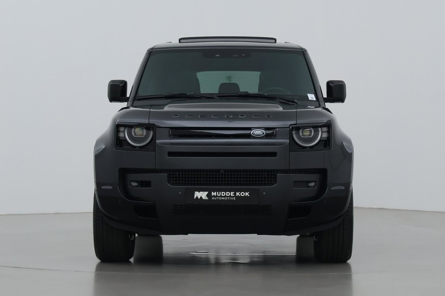 Land Rover Defender 2.0 P300e 110 X-Dynamic HSE | ACC | Trekhaak | Luchtvering | 360° Camera | Head-Up | Meridian Surround | Panoramadak | Stoelventilatie