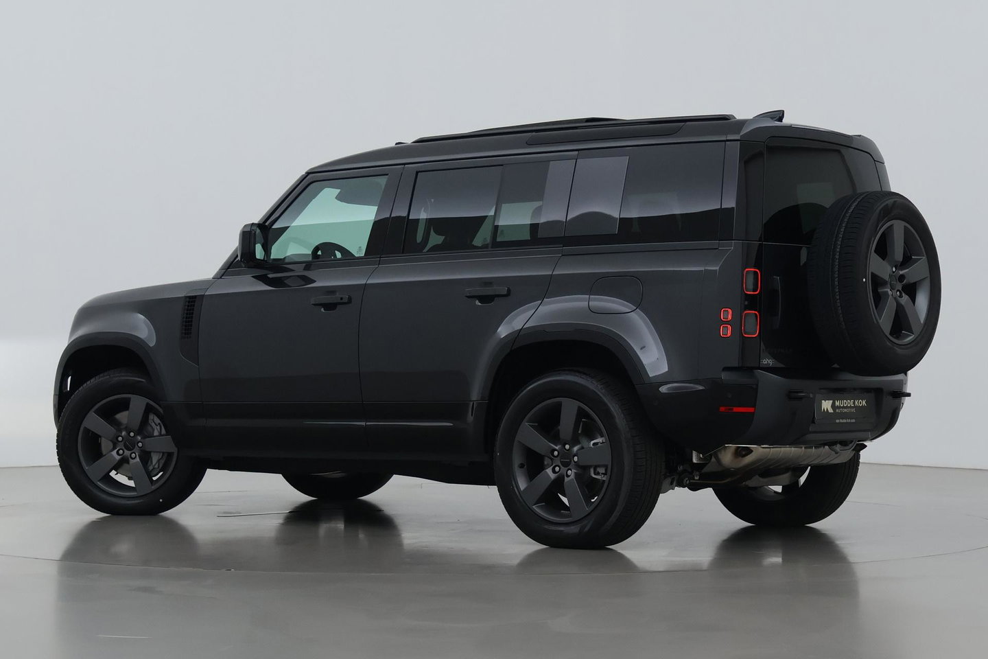Land Rover Defender 2.0 P300e 110 X-Dynamic HSE | ACC | Trekhaak | Luchtvering | 360° Camera | Head-Up | Meridian Surround | Panoramadak | Stoelventilatie