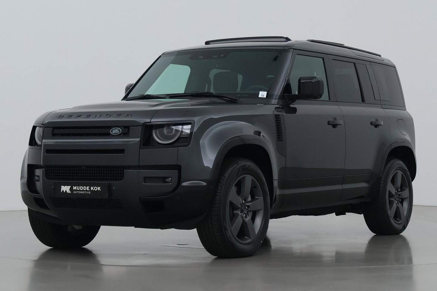 Land Rover Defender 2.0 P300e 110 X-Dynamic HSE | ACC | Trekhaak | Luchtvering | 360° Camera | Head-Up | Meridian Surround | Panoramadak | Stoelventilatie