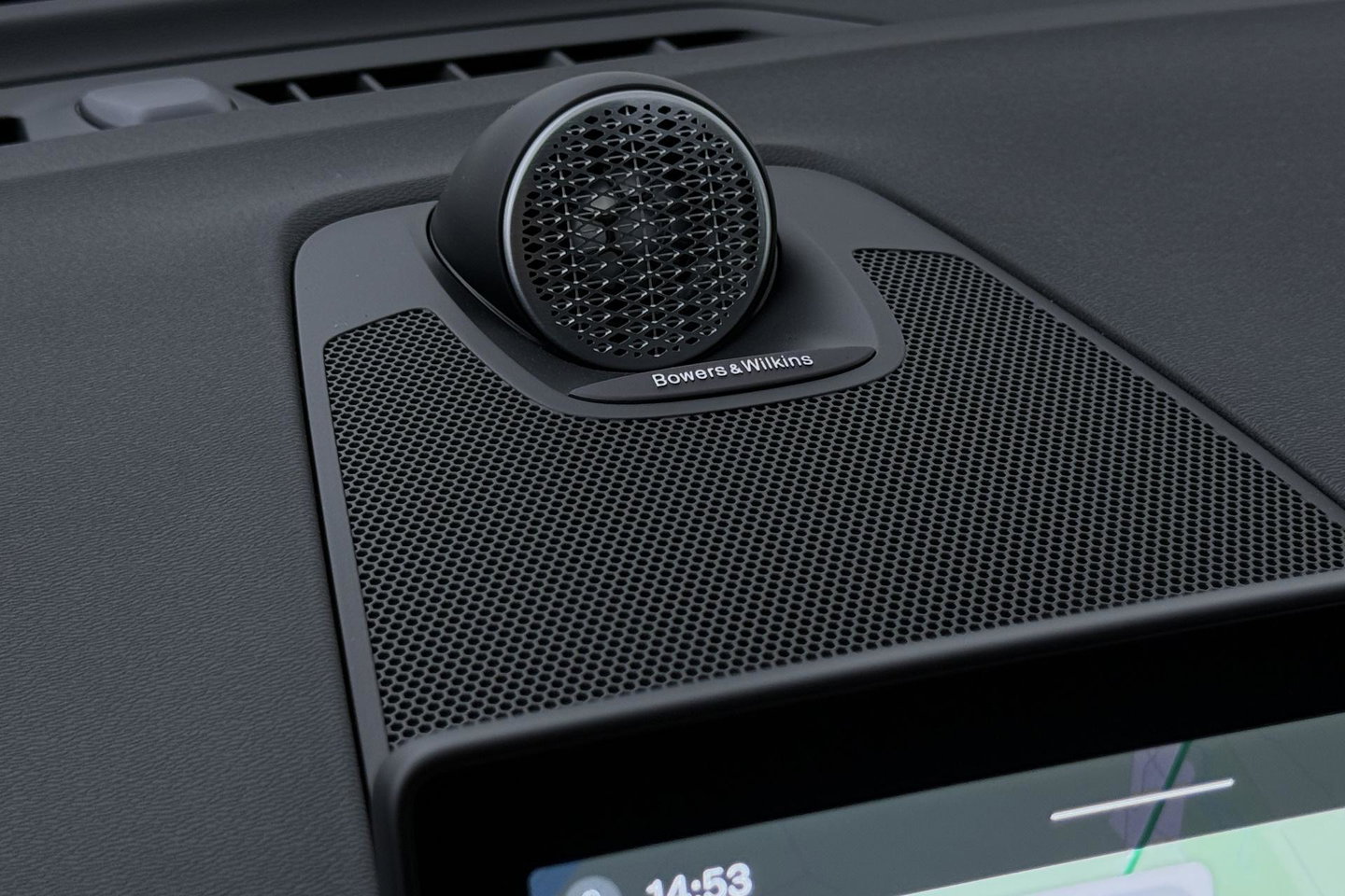 Volvo XC60 T6 Plug-in hybrid Plus Black Edition | ACC | Bowers&Wilkins | Panoramadak | Trekhaak | 360° Camera | Massage+Ventilatie | Head-Up | 21 Inch