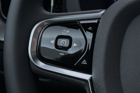Volvo XC60 T6 Plug-in hybrid Plus Black Edition | ACC | Bowers&Wilkins | Panoramadak | Trekhaak | 360° Camera | Massage+Ventilatie | Head-Up | 21 Inch