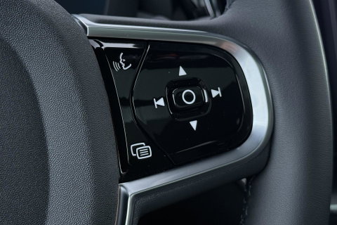 Volvo XC60 T6 Plug-in hybrid Plus Black Edition | ACC | Bowers&Wilkins | Panoramadak | Trekhaak | 360° Camera | Massage+Ventilatie | Head-Up | 21 Inch
