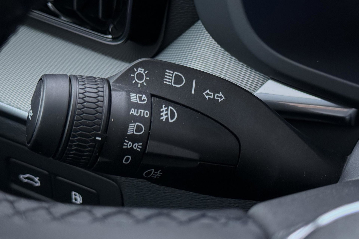 Volvo XC60 T6 Plug-in hybrid Plus Black Edition | ACC | Bowers&Wilkins | Panoramadak | Trekhaak | 360° Camera | Massage+Ventilatie | Head-Up | 21 Inch