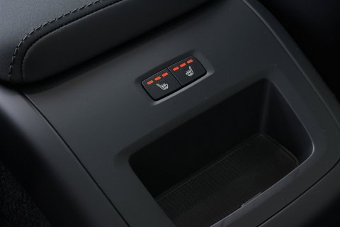 Volvo XC60 T6 Plug-in hybrid Plus Black Edition | ACC | Bowers&Wilkins | Panoramadak | Trekhaak | 360° Camera | Massage+Ventilatie | Head-Up | 21 Inch