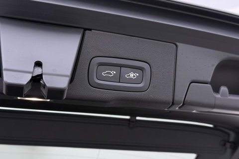 Volvo XC60 T6 Plug-in hybrid Plus Black Edition | ACC | Bowers&Wilkins | Panoramadak | Trekhaak | 360° Camera | Massage+Ventilatie | Head-Up | 21 Inch