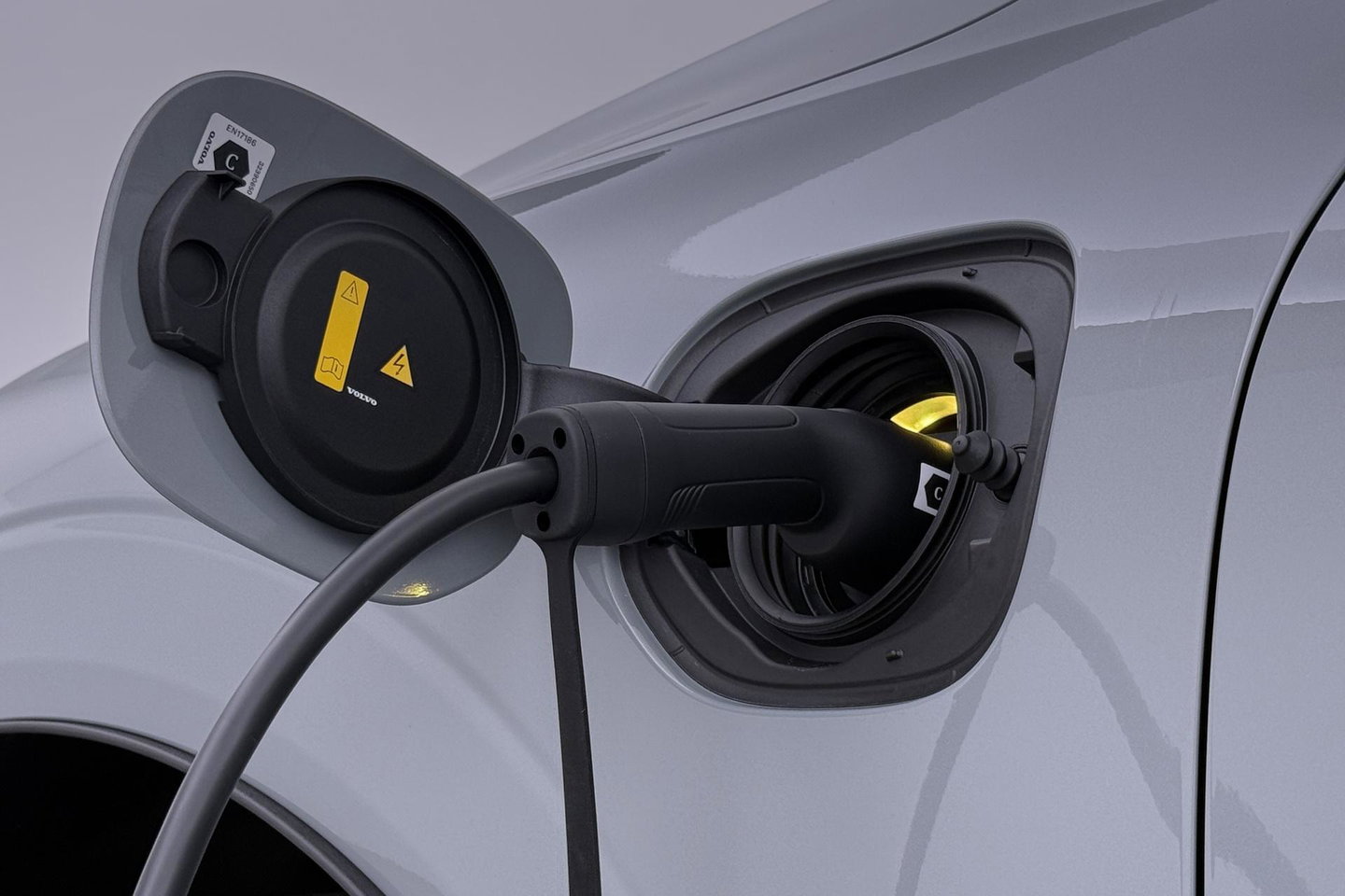 Volvo XC60 T6 Plug-in hybrid Plus Black Edition | ACC | Bowers&Wilkins | Panoramadak | Trekhaak | 360° Camera | Massage+Ventilatie | Head-Up | 21 Inch