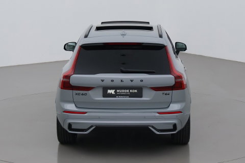 Volvo XC60 T6 Plug-in hybrid Plus Black Edition | ACC | Bowers&Wilkins | Panoramadak | Trekhaak | 360° Camera | Massage+Ventilatie | Head-Up | 21 Inch