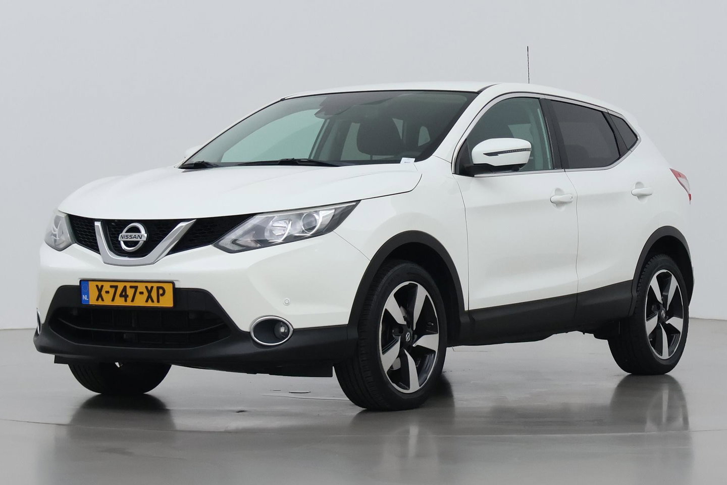 Nissan QASHQAI 1.2 Acenta | Trekhaak | 360° Camera | Keyless Entry | Getint Glas