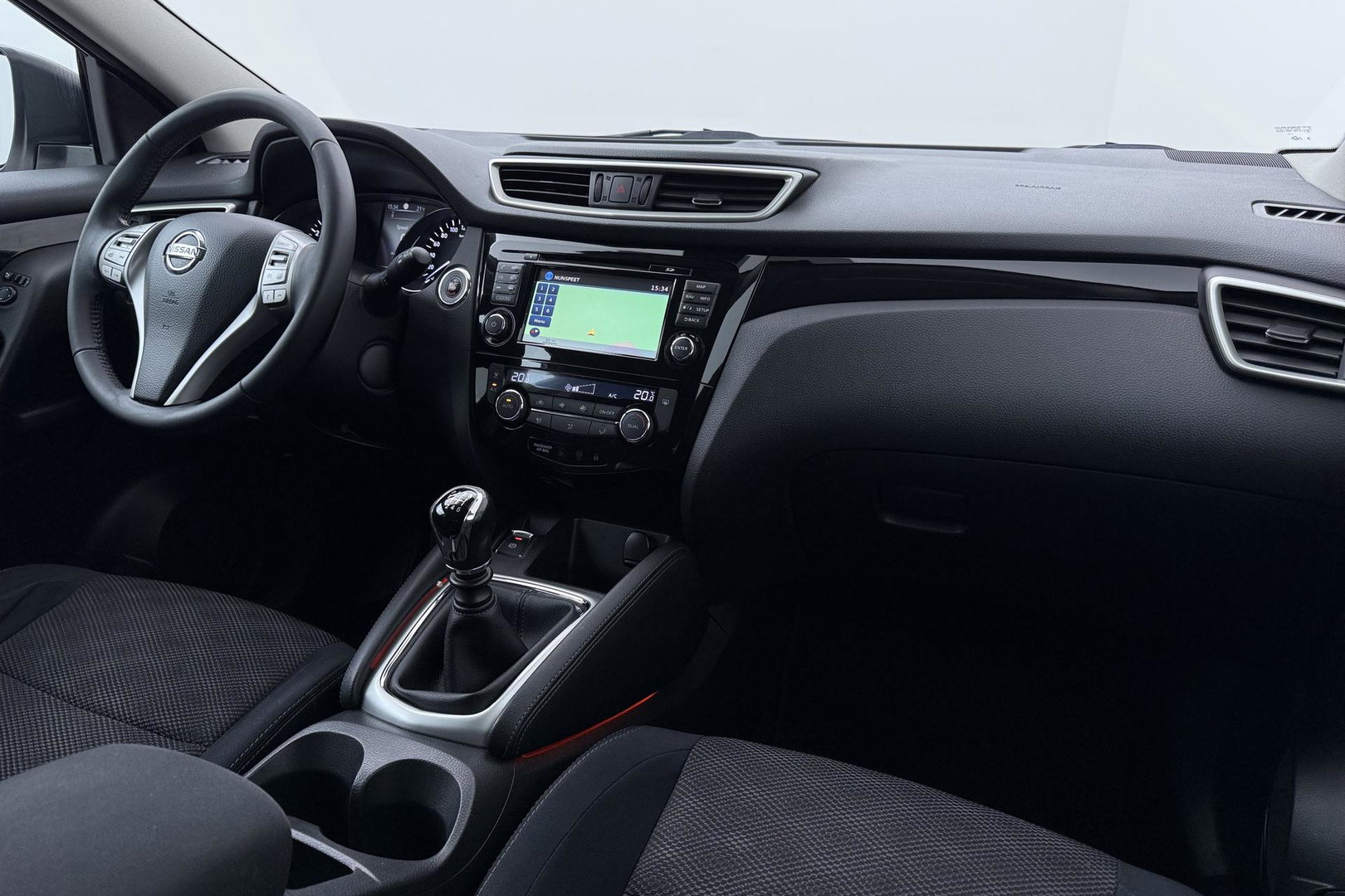 Nissan QASHQAI 1.2 Acenta | Trekhaak | 360° Camera | Keyless Entry | Getint Glas