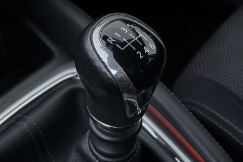 Nissan QASHQAI 1.2 Acenta | Trekhaak | 360° Camera | Keyless Entry | Getint Glas