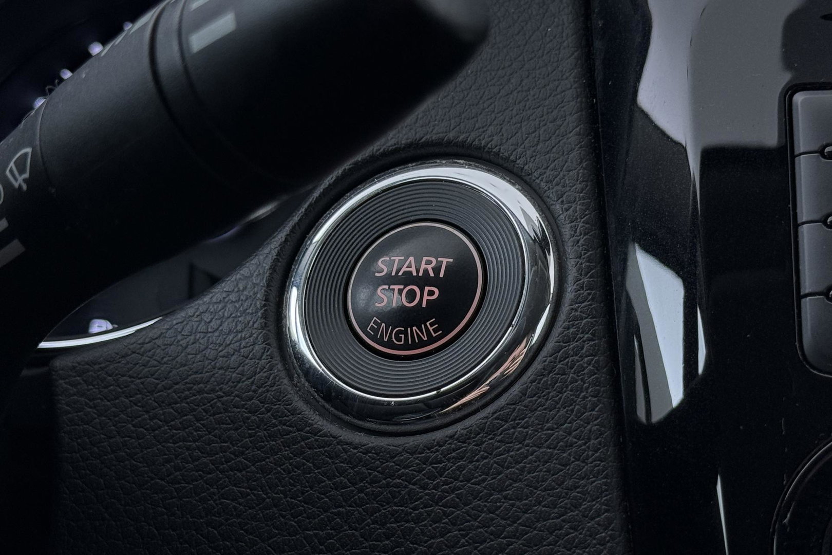 Nissan QASHQAI 1.2 Acenta | Trekhaak | 360° Camera | Keyless Entry | Getint Glas