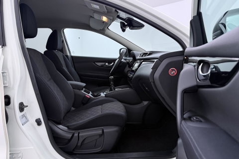 Nissan QASHQAI 1.2 Acenta | Trekhaak | 360° Camera | Keyless Entry | Getint Glas