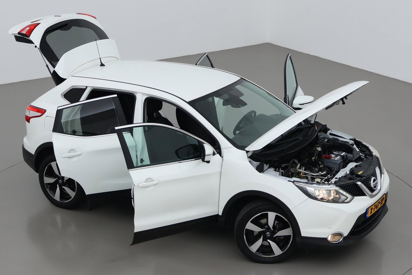 Nissan QASHQAI 1.2 Acenta | Trekhaak | 360° Camera | Keyless Entry | Getint Glas