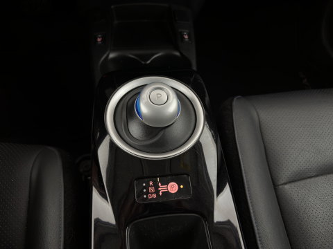 Nissan Leaf Business Edition 30 kWh Aut. *LEATHER | FULL-LED | BOSE-SURROUND | TOPVIEW | KEYLESS | NAVI-FULLMAP | ECC | HEATED-COMFORTSEATS | PRIVACYGLASS | DIGI-COCKPIT | DAB | 17"ALU*