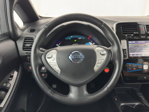 Nissan Leaf Business Edition 30 kWh Aut. *LEATHER | FULL-LED | BOSE-SURROUND | TOPVIEW | KEYLESS | NAVI-FULLMAP | ECC | HEATED-COMFORTSEATS | PRIVACYGLASS | DIGI-COCKPIT | DAB | 17"ALU*