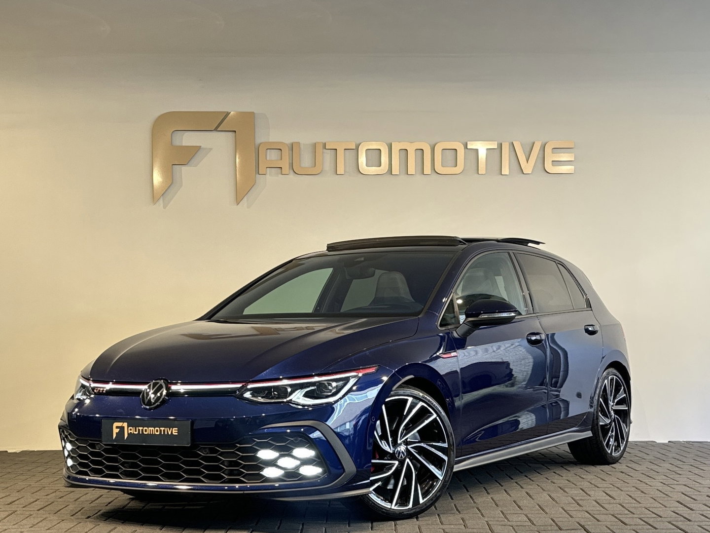 Volkswagen Golf 2.0 TSI GTI Pano|Leer|HuD|Memory|Stoelventilatie|Camera|Dodehoek|ACC