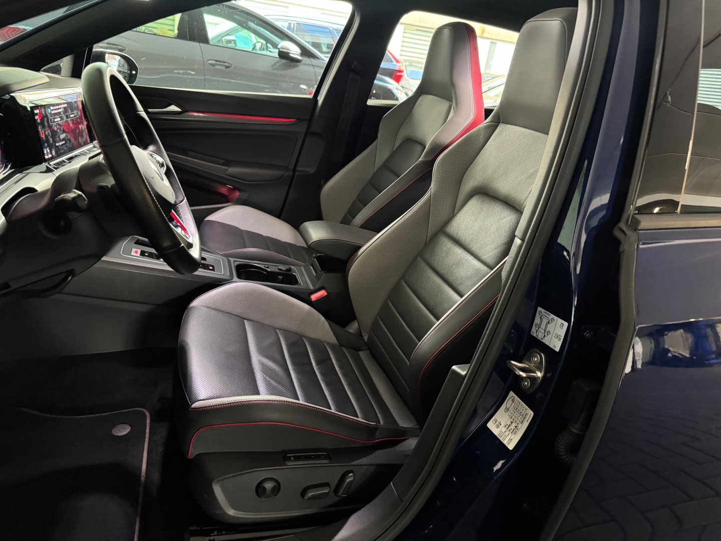 Volkswagen Golf 2.0 TSI GTI Pano|Leer|HuD|Memory|Stoelventilatie|Camera|Dodehoek|ACC
