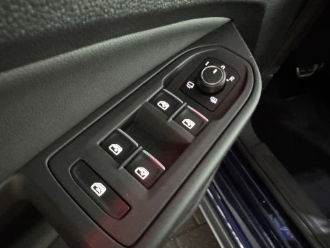 Volkswagen Golf 2.0 TSI GTI Pano|Leer|HuD|Memory|Stoelventilatie|Camera|Dodehoek|ACC