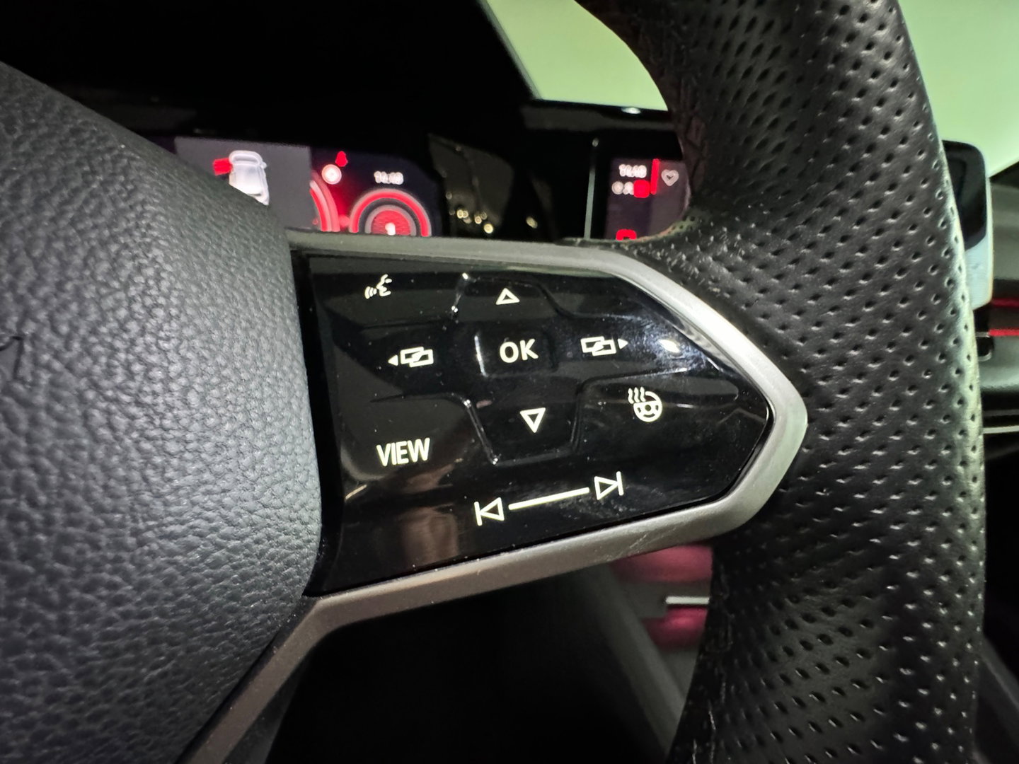 Volkswagen Golf 2.0 TSI GTI Pano|Leer|HuD|Memory|Stoelventilatie|Camera|Dodehoek|ACC