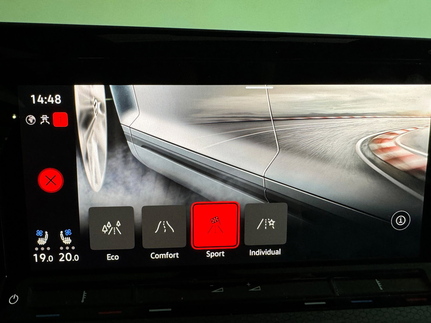 Volkswagen Golf 2.0 TSI GTI Pano|Leer|HuD|Memory|Stoelventilatie|Camera|Dodehoek|ACC