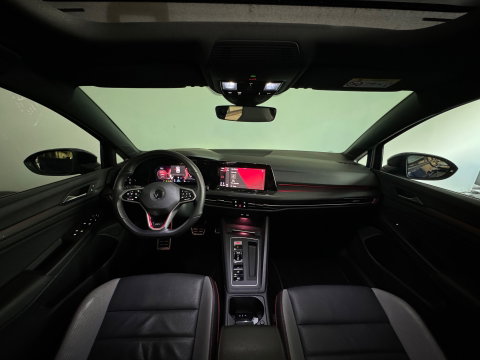 Volkswagen Golf 2.0 TSI GTI Pano|Leer|HuD|Memory|Stoelventilatie|Camera|Dodehoek|ACC