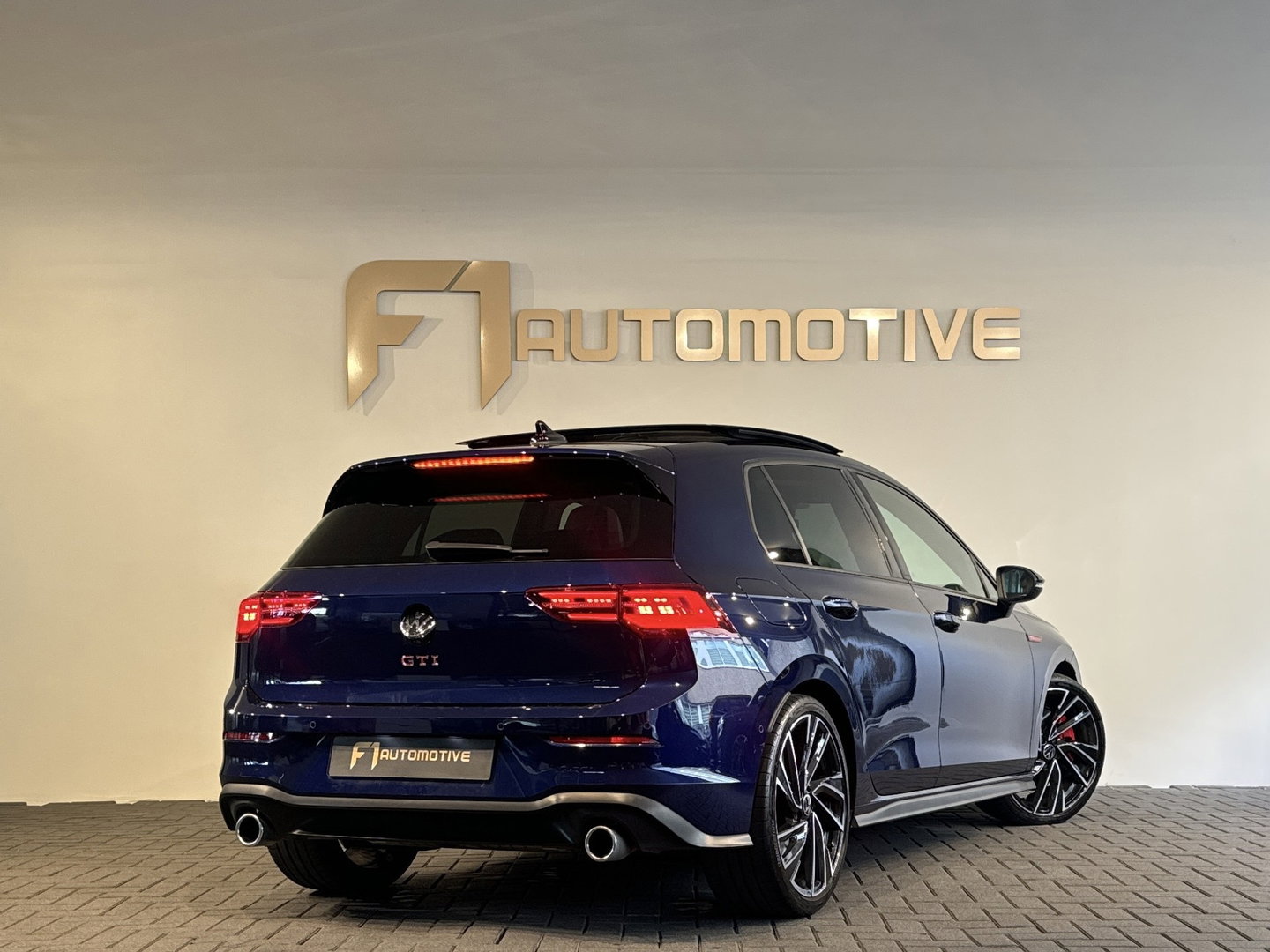 Volkswagen Golf 2.0 TSI GTI Pano|Leer|HuD|Memory|Stoelventilatie|Camera|Dodehoek|ACC
