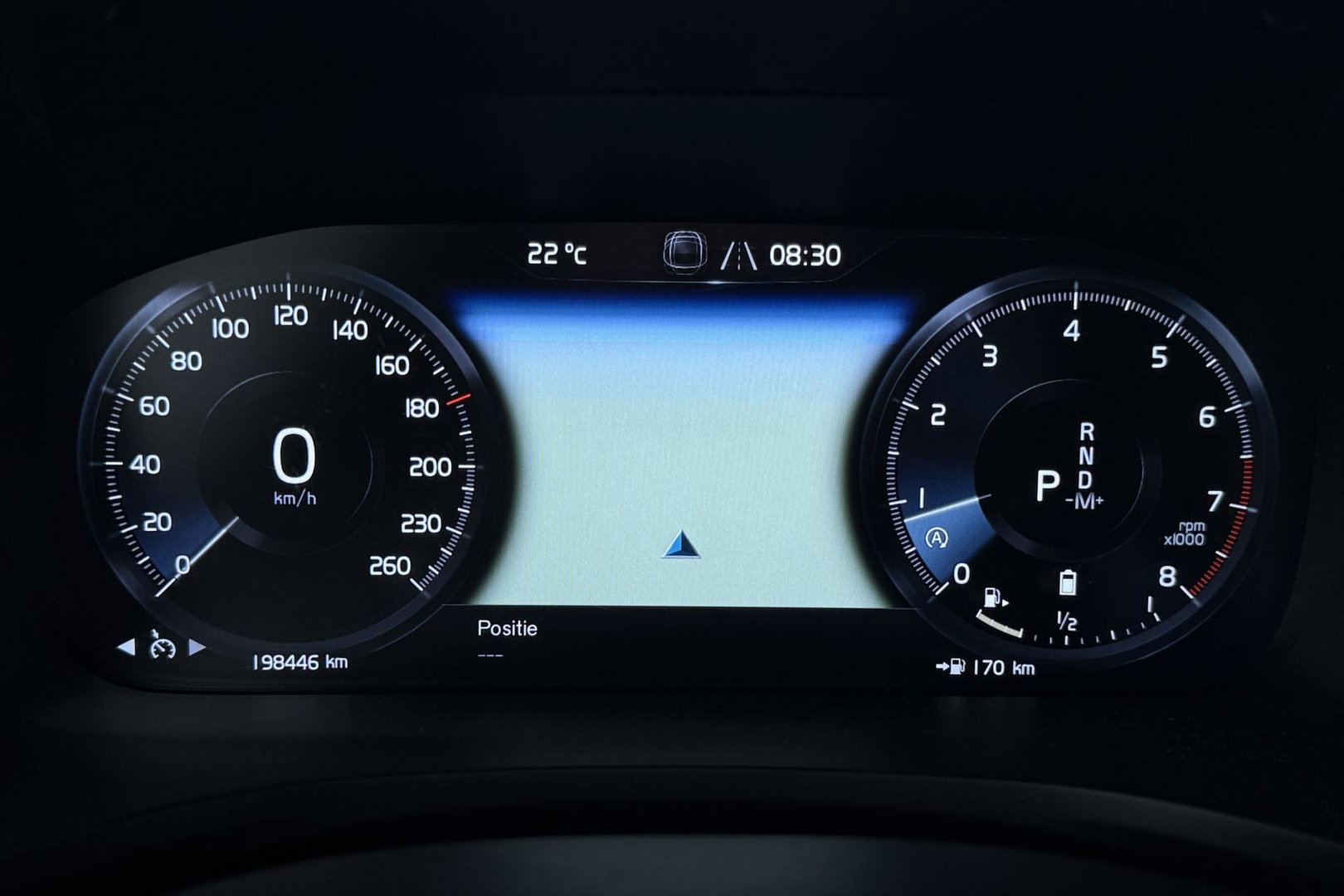 Volvo V60 2.0 B3 Momentum LEES TEKST | Trekhaak | Camera | Stoel+Stuurverwarming | Apple Carplay | Getint Glas