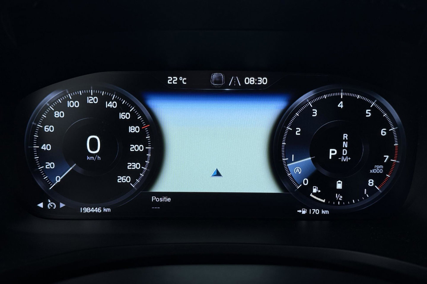 Volvo V60 2.0 B3 Momentum LEES TEKST | Trekhaak | Camera | Stoel+Stuurverwarming | Apple Carplay | Getint Glas