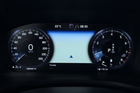 Volvo V60 2.0 B3 Momentum LEES TEKST | Trekhaak | Camera | Stoel+Stuurverwarming | Apple Carplay | Getint Glas
